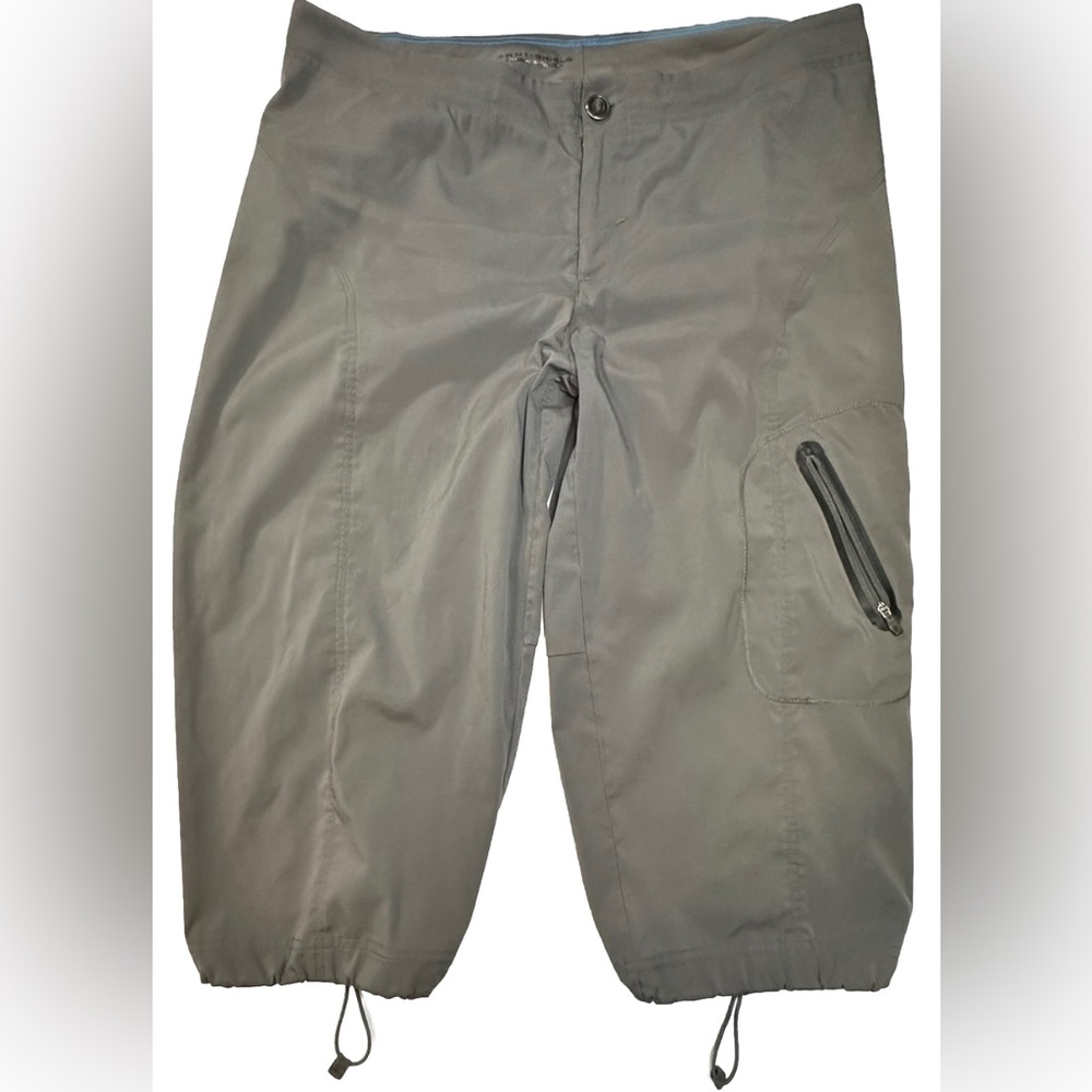 Columbia Women’s Omni Shield‎ Gray Hiking Pants Repellent Size 8w 18L Pre-owned
